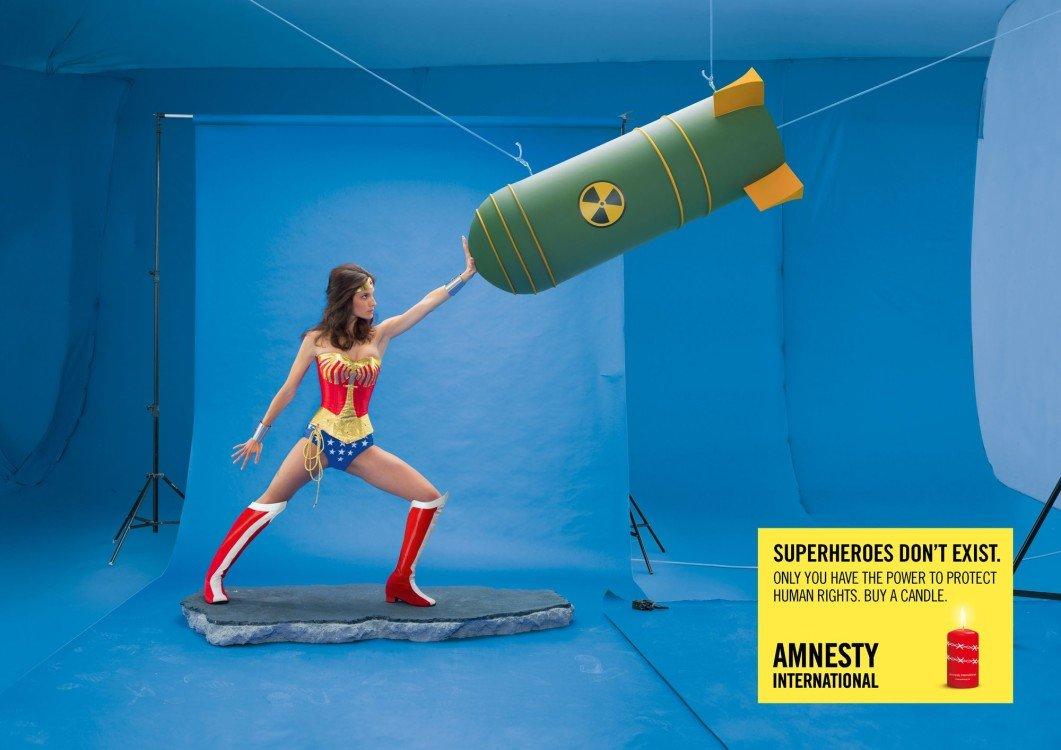 A 75 anni Wonder Woman diventa il simbolo discusso dei diritti delle donne