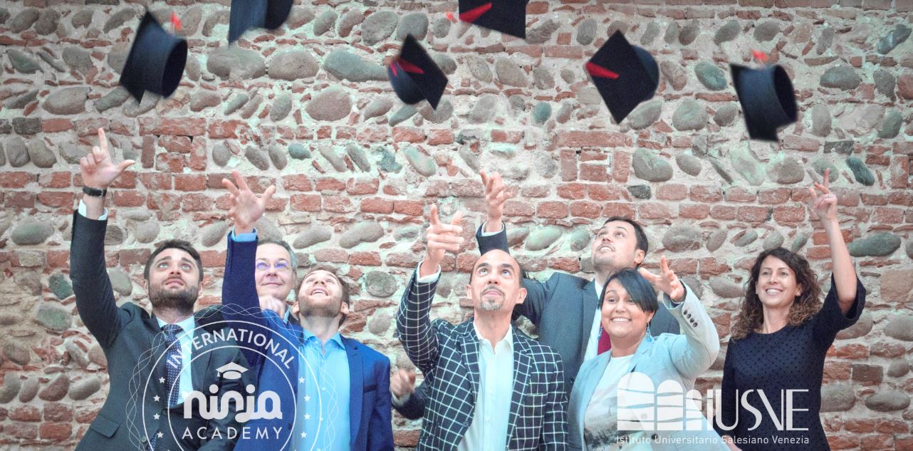 Ninj Graduate Cosa succede ad una Graduation targata Ninja? Vieni a scoprirlo, solo ...