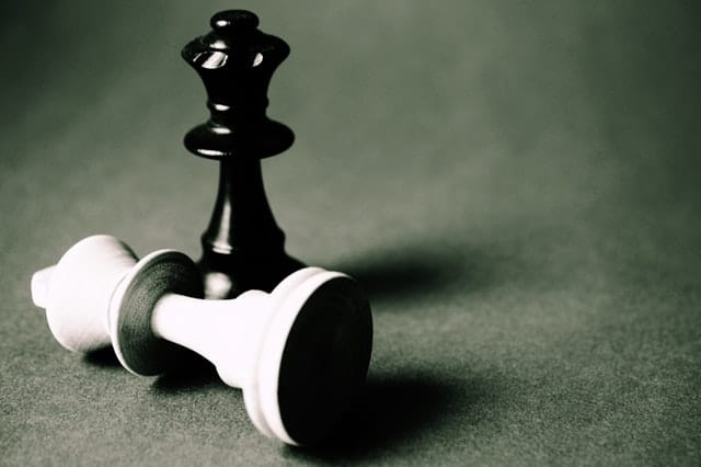 black-queen-chess-pieces